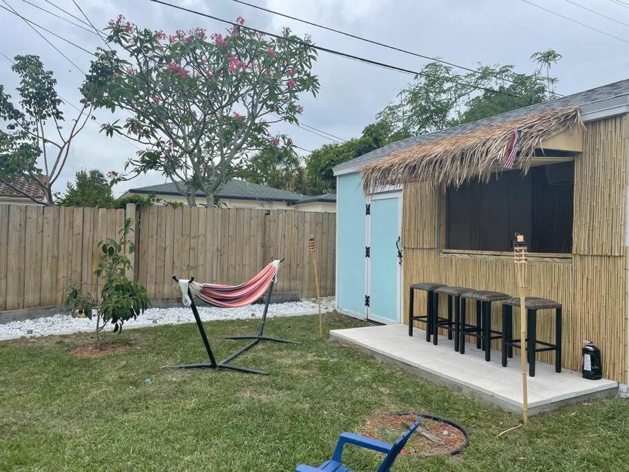Hot Tub, Tiki Bar, Outdoor Shower, Near Intercoastal Waterway! Уэст-Палм-Бич Экстерьер фото