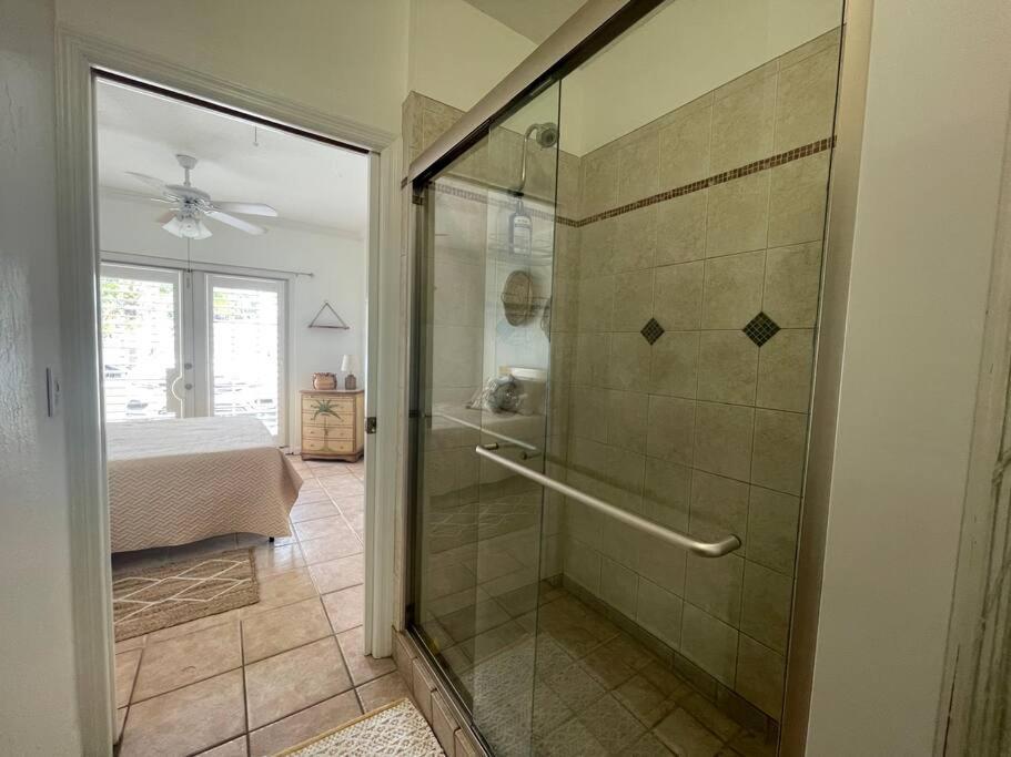 Hot Tub, Tiki Bar, Outdoor Shower, Near Intercoastal Waterway! Уэст-Палм-Бич Экстерьер фото