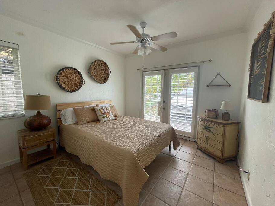 Hot Tub, Tiki Bar, Outdoor Shower, Near Intercoastal Waterway! Уэст-Палм-Бич Экстерьер фото