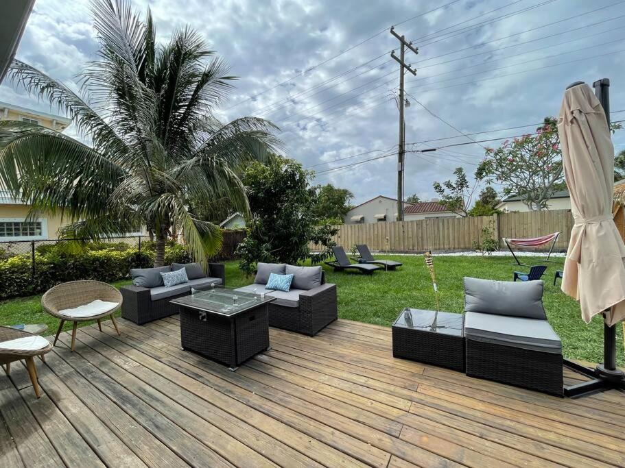 Hot Tub, Tiki Bar, Outdoor Shower, Near Intercoastal Waterway! Уэст-Палм-Бич Экстерьер фото